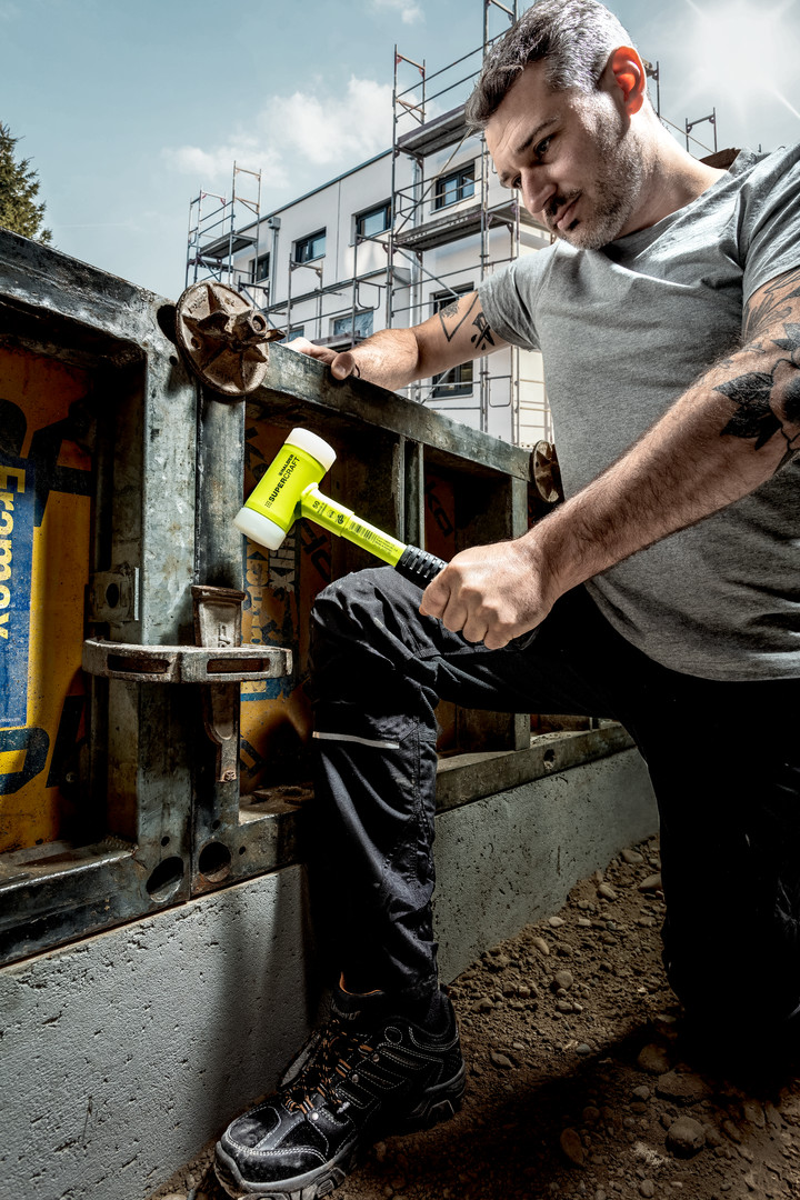 SUPERCRAFT-Schonhammer, mit bruchsicherem Stahlrohrstiel, gelb-fluoreszierend beschichtet und ergonomisch geformtem, rutschsicherem Griff | D=60 mm | 3377.160