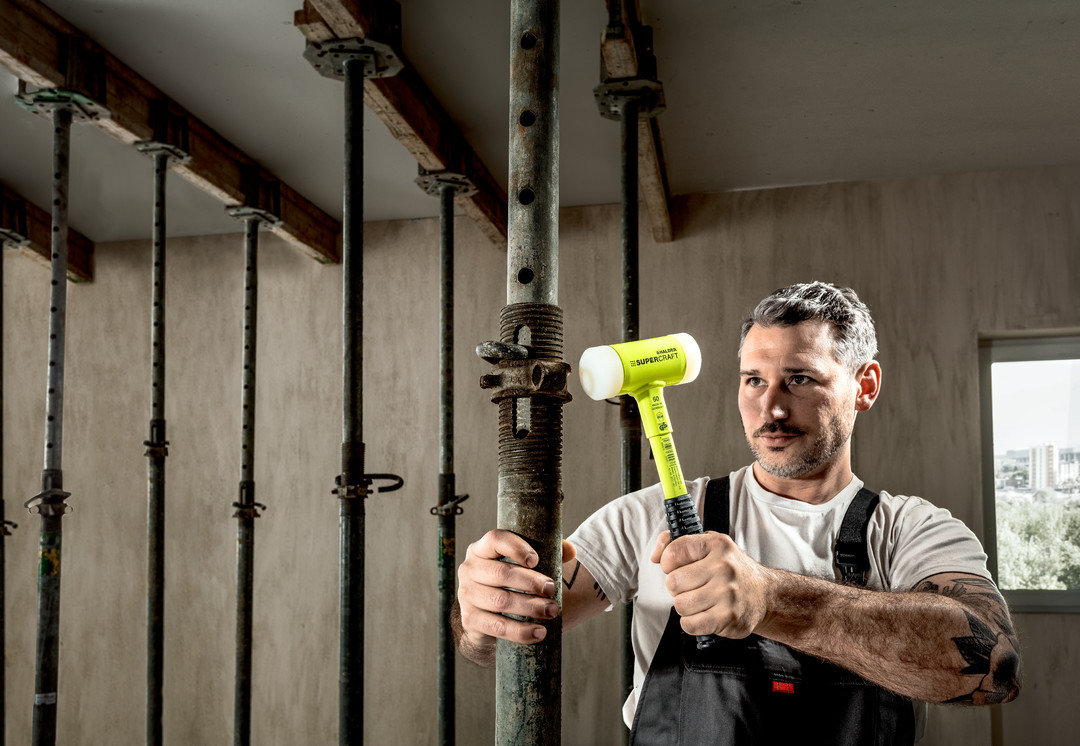 SUPERCRAFT-Schonhammer, mit bruchsicherem Stahlrohrstiel, gelb-fluoreszierend beschichtet und ergonomisch geformtem, rutschsicherem Griff | D=60 mm | 3377.160