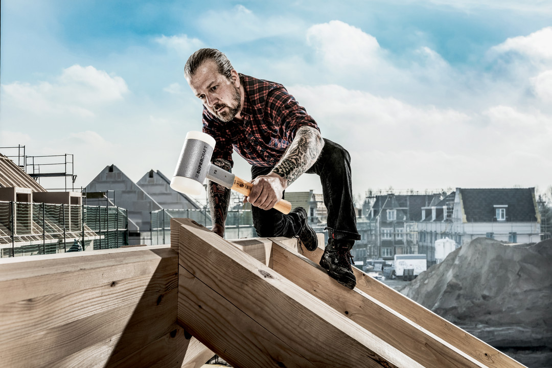 Młotek SUPERCRAFT z miękkim obuchem, z tłumiącym drgania, ergonomicznie ukształtowanym i lakierowanym trzonkiem hikorowym | D=80 mm | 3366.080