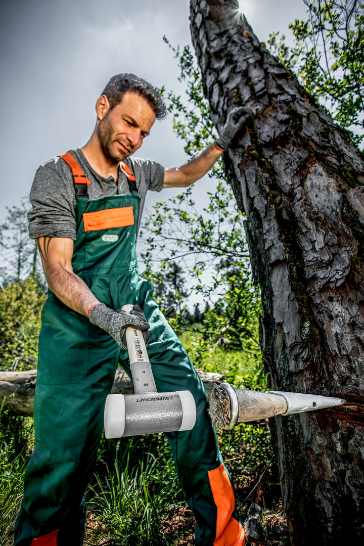 Młotek SUPERCRAFT z miękkim obuchem, z tłumiącym drgania, ergonomicznie ukształtowanym i lakierowanym trzonkiem hikorowym | D=80 mm | 3366.080